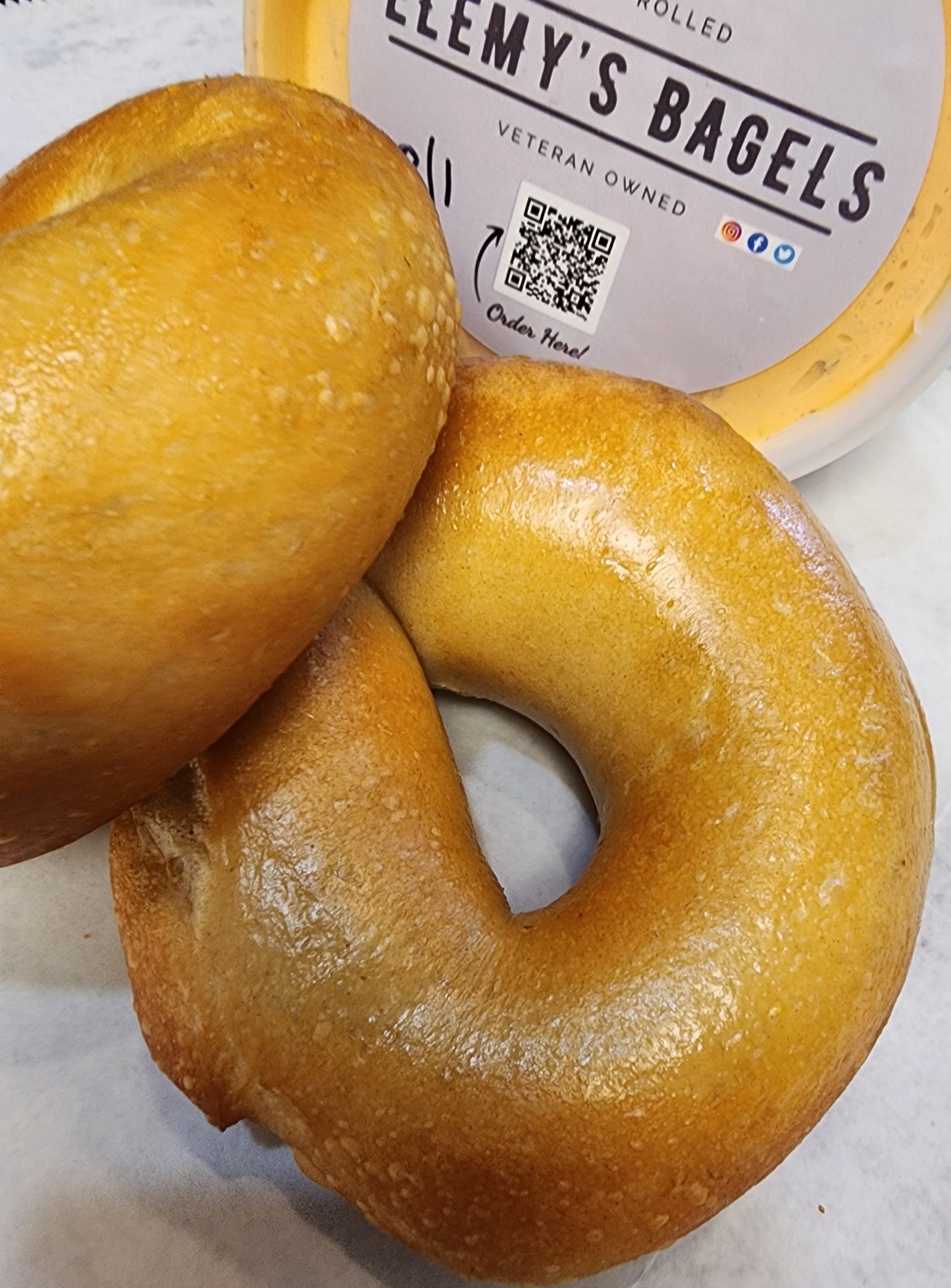 Hand-Rolled NY Bagel with Cream Cheese - Single